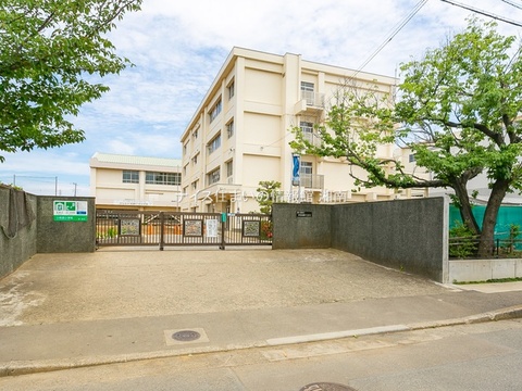 茅ヶ崎市立小和田小学校(徒歩5分)