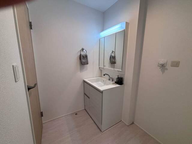 2号棟　廊下のスライド画像