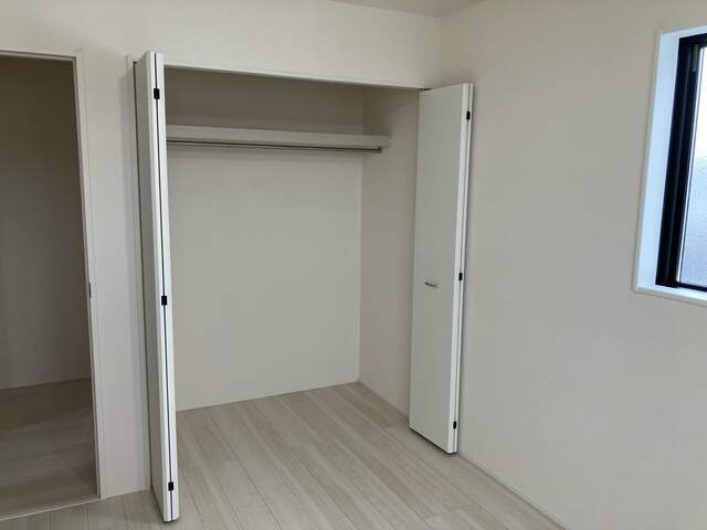 2階居室クローゼットのスライド画像