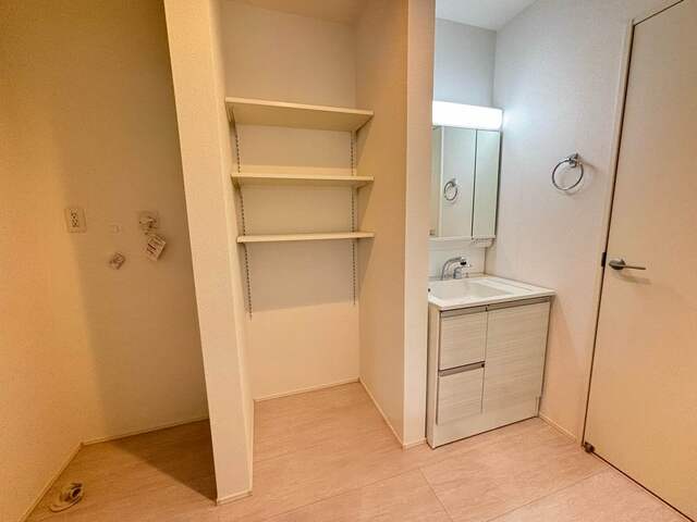 ２号棟　洗面のスライド画像