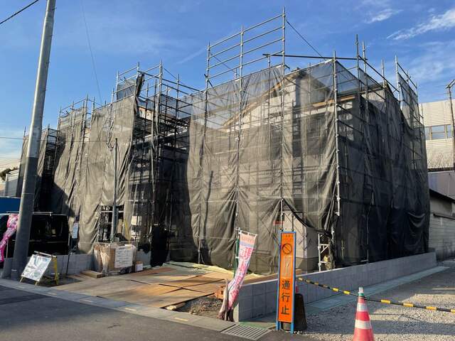 写真一番手前の棟になります。のスライド画像