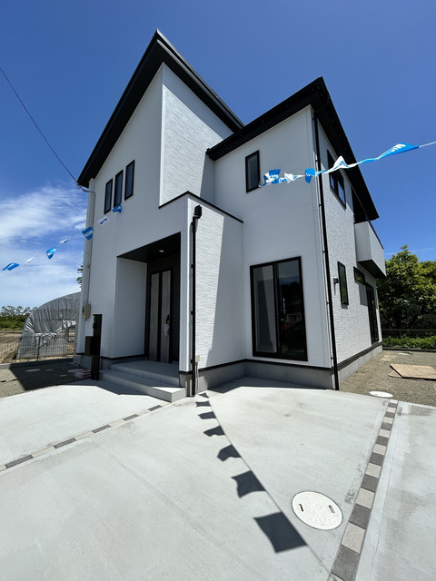 3号棟<br>外観完成写真のスライド画像