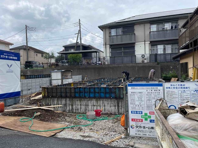 基礎工事中のスライド画像