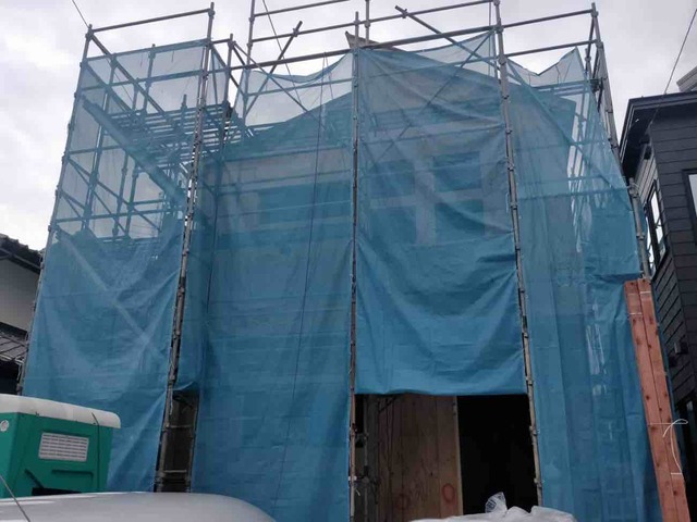 上棟し建築中ですのスライド画像