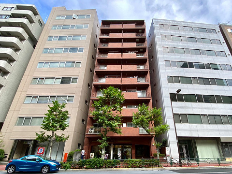 【手厚いサポートに大変感謝しています】～飯塚さんは不動産のプロフェッショナルとして、疑問点があればすぐにクリアにしてくださり、終始安心してお任せすることができました。～