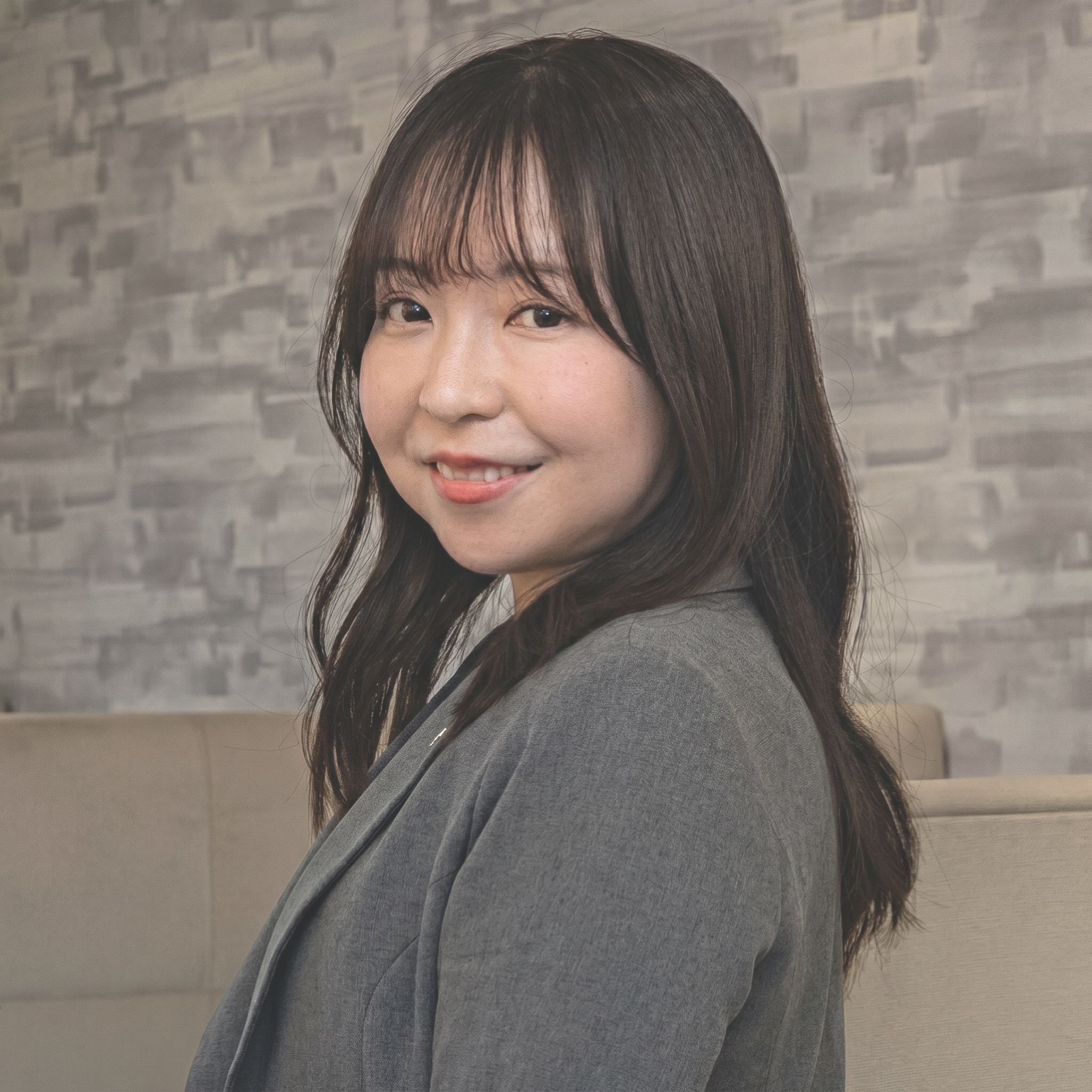 小峰 真衣子