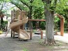 中町せせらぎ緑地公園（銀行）