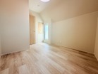 【洋室４．９帖】陽光とさわやかな風にくるまれる快適な住空間