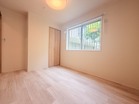 【洋室５．１帖】２面採光で通風良好♪