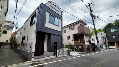 新宿・六本木へダイレクトアクセス。オンもオフも妥協しない大人の都心拠点。