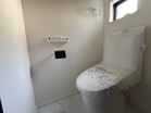 あったら嬉しい人気設備！後付け不要の温水洗浄便座付きで新生活をスマートにスタート。