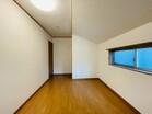 【居室６．７帖】広さにゆとりを持たせた、開放的な居室空間。