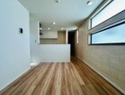 光と風が通り抜ける、癒しのリビング。
