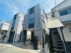 駅徒歩圏の利便性と、マイカーのある暮らし。両方を叶える西池袋4丁目の邸。