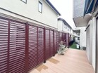 リビングが外へと広がる開放感。ウッドデッキのある心地よい暮らし。