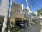 お車をお持ちのご家族に嬉しい、駐車スペース付きの住まい。