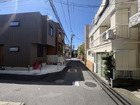 南側公道に面した明るい住環境が魅力♪