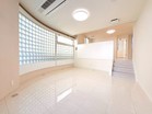 多彩な空間が広げる可能性。リフォーム済みの邸宅。表現の拠点をここに。