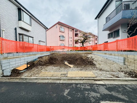 【杉並区和泉4】都市を楽しみ、空間を使いこなす。洗練のロフト付デザイン住宅。