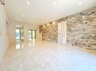 ◆WALLMATE限定公開◆ホテルを思わせる仕上がり。大理石調フロアとアクセントウォールが美しい、贅沢なリビング空間です。