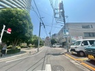 前面道路も広く開放的な住環境です♪