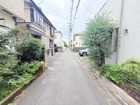 周辺は閑静な住宅街が広がっています。