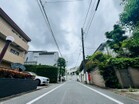 南側公道5.4m×間口9.4m 見通しがよく、お車の出し入れも快適です。