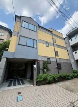 ２路線利用可。建築条件なし。西麻布で叶える、完全自由設計。