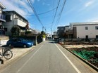 閑静な住宅街に佇む、前面道路５．４ｍで車の出入りも楽々♪