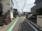 閑静な住宅街に佇む、前面道路４．５ｍで車の出入りも楽々♪