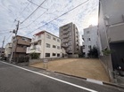 たっぷりと陽の光が差し込む、明るく開放感のある土地です。