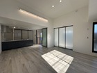 お部屋全体を見渡す事のできる対面キッチン。キッチンに立つ人が、リビングの全員とコミュニケーションがとれ、会話をしながら楽しくお料理ができます♪どんどんお料理が好きになりそうですね！