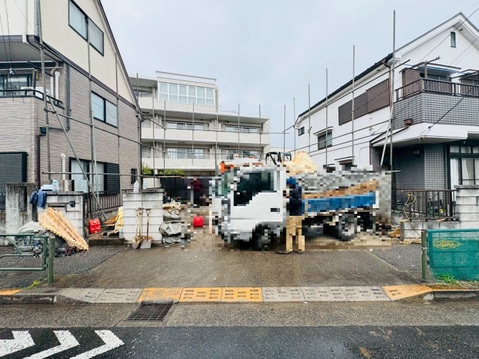 世田谷区給田、成熟の街並み。都心直結の軽快なフットワークと、穏やかな時を刻む場所。