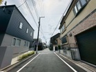小学校まで４分。子育て環境も整っております。