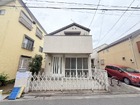 周辺は閑静な住宅街が広がっています。