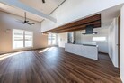 【弊社施工事例】天井高や窓の配置にこだわり、光と風が抜ける心地よいリビング空間へ。ご要望に合わせた空間設計を承ります。