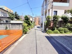 前面道路は4m。交通量が少なく安心です。