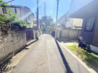 ゆったりと落ち着いて駐車できる、4mの安心幅。