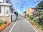 閑静な住宅街に佇む、前面道路４．６ｍで車の出入りも楽々♪