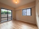 【洋室5.9帖】採光・通風良好です♪