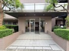 共用部 共用エントランスです。手入れが行き届き管理体制も良好です