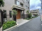 いつも清潔で整ったエントランスが、日々の安心を支えてくれる。