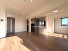 最上階・角住戸の陽当たり、抜け感を享受。この住み心地をぜひ現地でご体感ください。