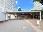 上質感を纏う、洗練されたエントランス。