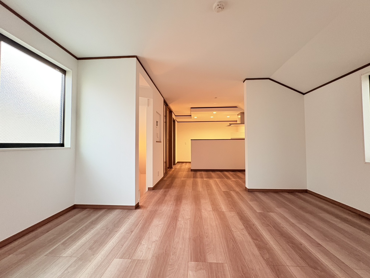 深代さん、この度は大変お世話になりました。深代さんには、細かい質問や要望などご負担を...