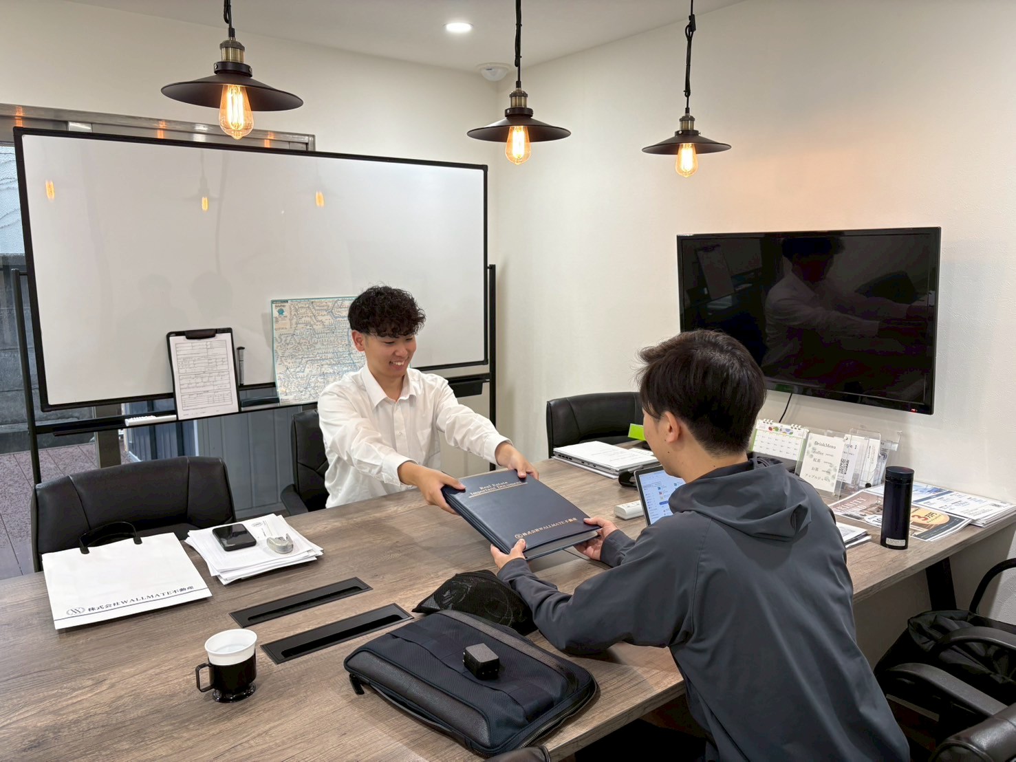 家の購入を検討してから初回の打ち合わせで
今回 購入物件のご案内を頂き,スピード感...
