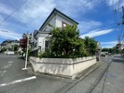 閑静な住宅街に立地