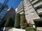 モダンなデザインのマンション