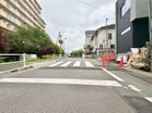 前面道路は６ｍございます。お車でのアプローチも楽々♪