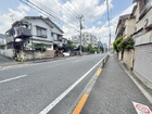 南道路につき日照・開放感◎視界も抜けてお車の出し入れも快適です。